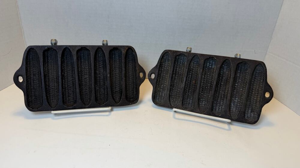 (2) Vintage Cast Iron Cornstick Pans 7-Stick Cornbread Muffin Mold Set
